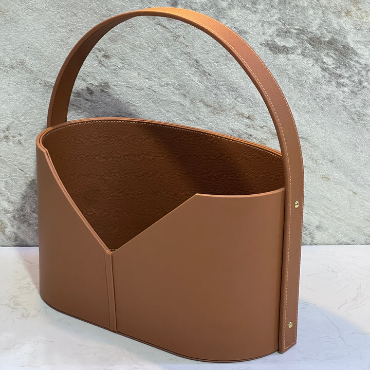 Leather Bag for Flask - Premium FLASK BAG from Alam Al Awane - Just AED189! Shop now at alamalawane