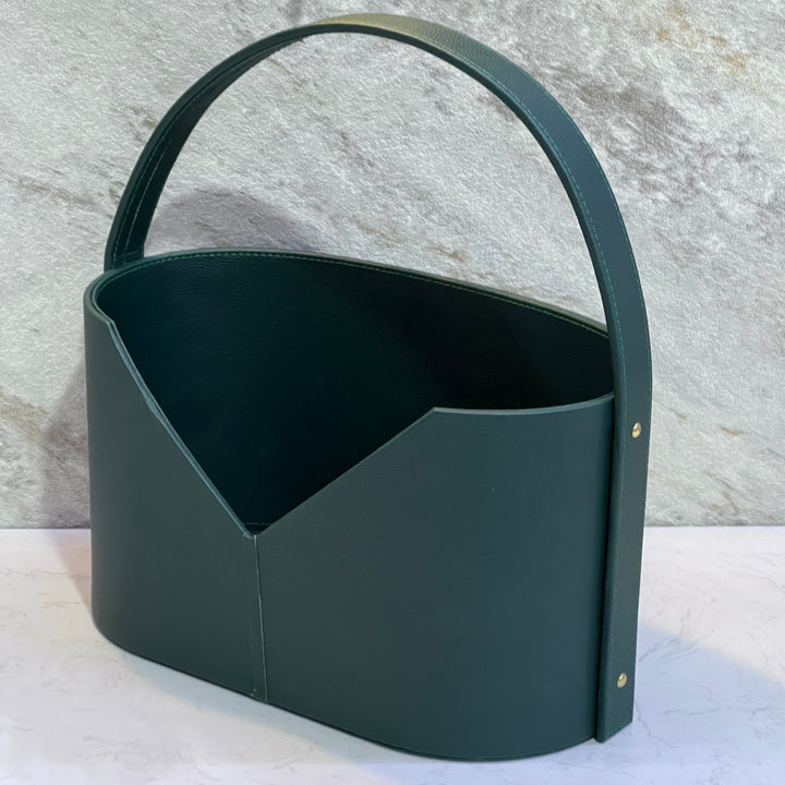 Leather Bag for Flask - Premium FLASK BAG from Alam Al Awane - Just AED189! Shop now at alamalawane